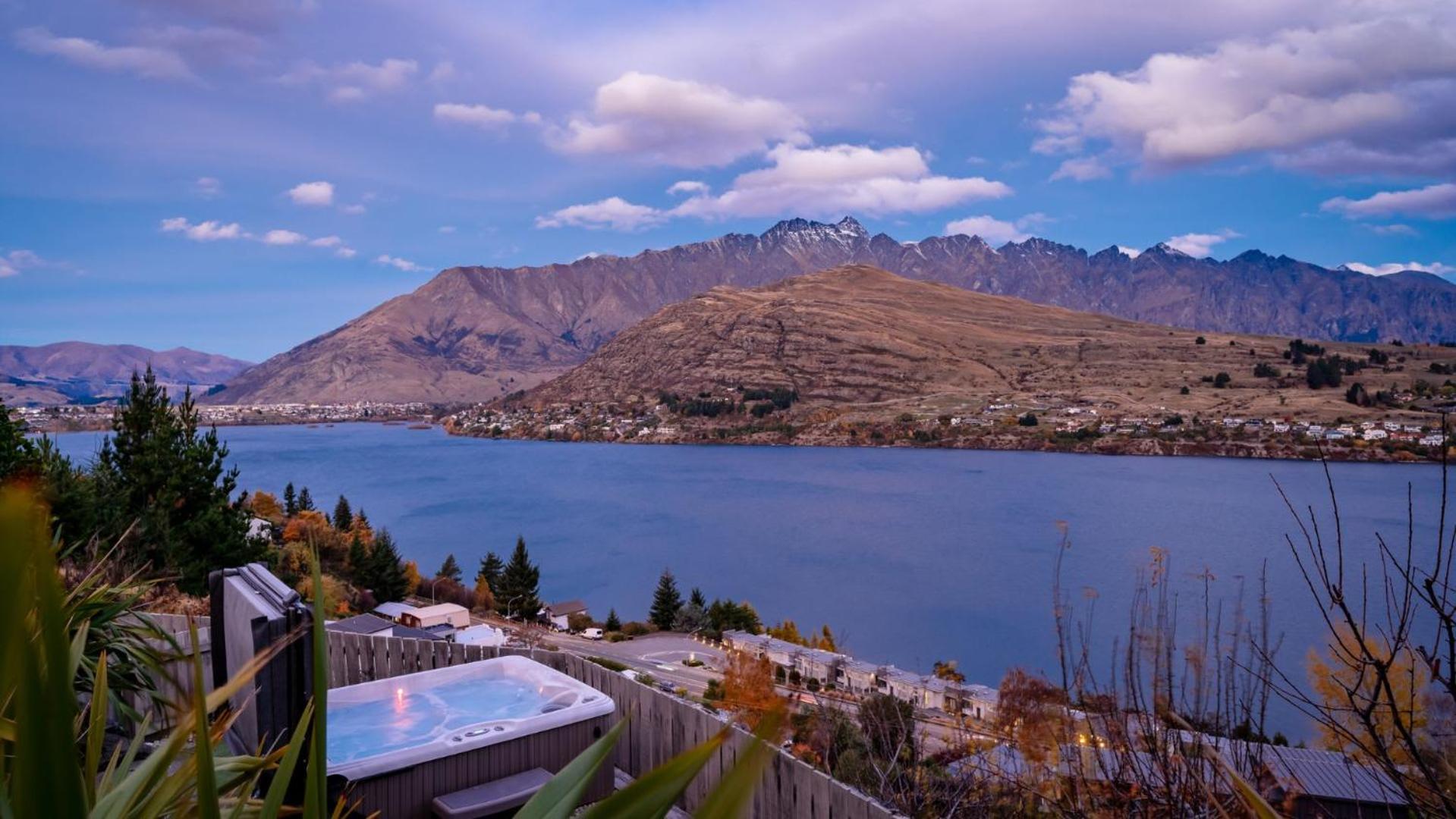 Tahuna Vista-Fire Place-Hot Tub -Free Parking -Bbq Queenstown Buitenkant foto